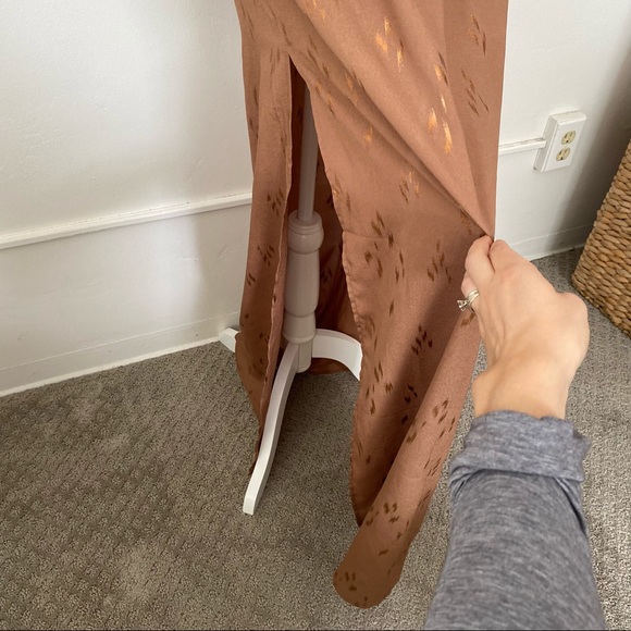 ✨ Flynn Skye Genevive Maxi Dress Gold Rush - Picture 6 of 10